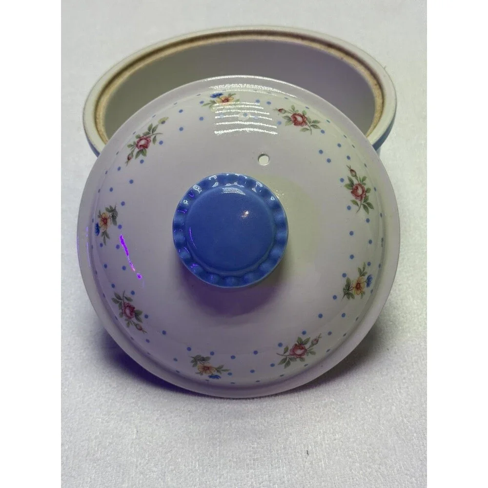 Hall China Co. Mary Dunbar Blue Rose Casserole Superior Quality Kitchenware USA